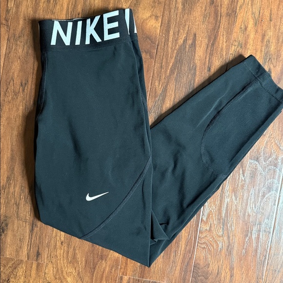 Nike Dri Fit leggings size medium - Picture 4 of 9